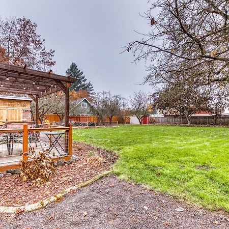 Cozy Coleman St. Cottage Bethel Exterior foto