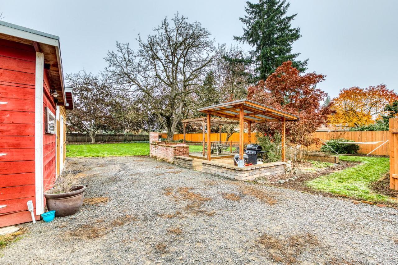 Cozy Coleman St. Cottage Bethel Exterior foto