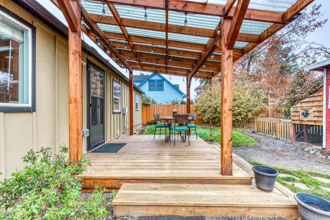 Cozy Coleman St. Cottage Bethel Exterior foto